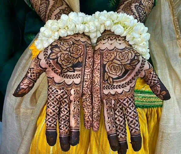 Elegant Leaf Mehndi